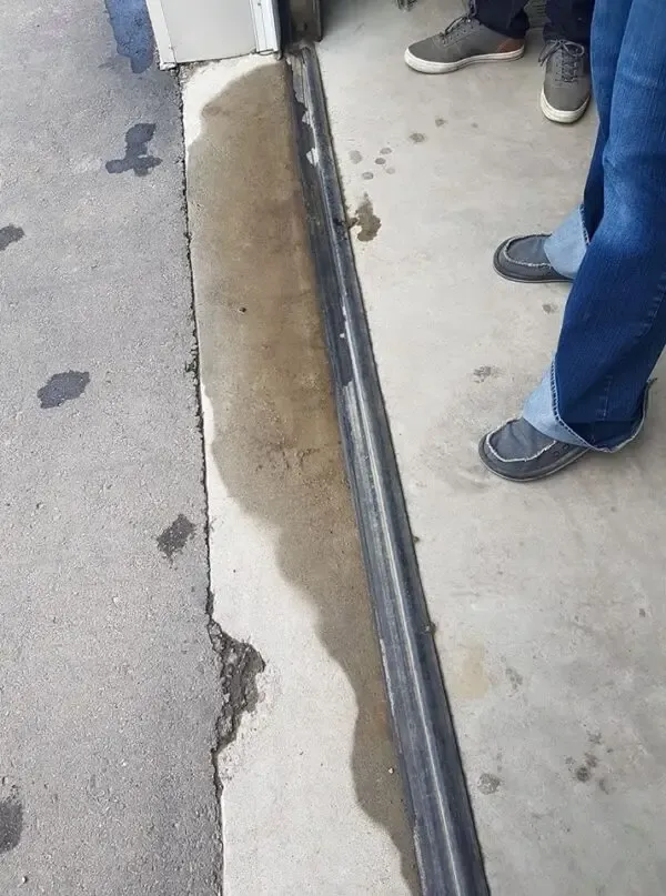 Garage door threshold plan